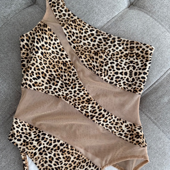 Norma Kamali One-Piece 🐆 - Picture 4 of 7